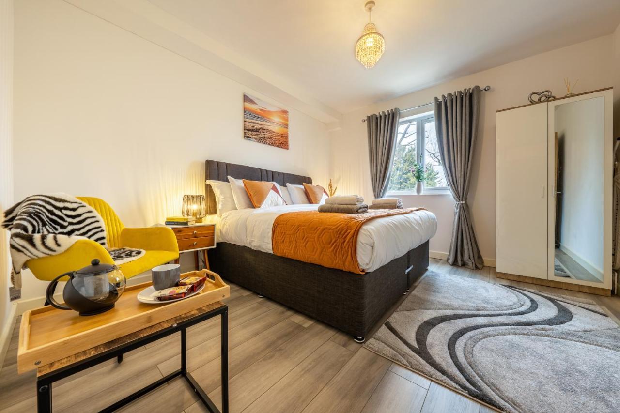 Ashview 2 - Heathrow - Thorpe Park - Free Parking Apartment Staines-upon-Thames Exterior photo